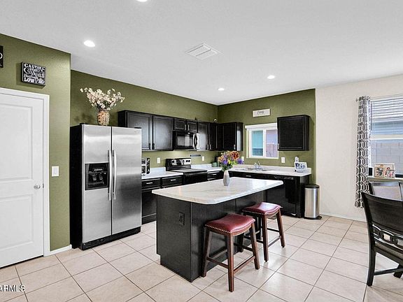 5th image of 1712 W CAMERON Boulevard