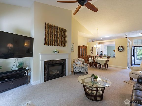 4th image of 395 Carrick Dr
