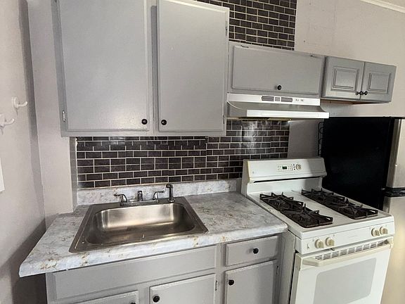 2nd image of 211 Emory Ave APT 2-2