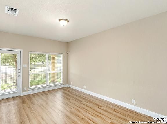 5th image of 23819 Stately Oaks
