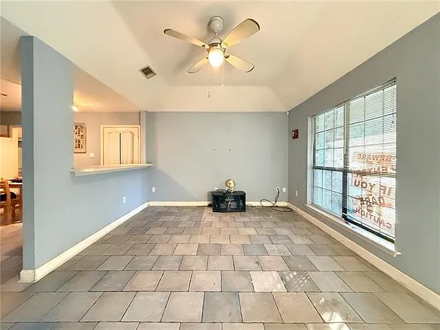 3 bed, 1.5 bath, 1163 sqft, $1,500 — Photo 3