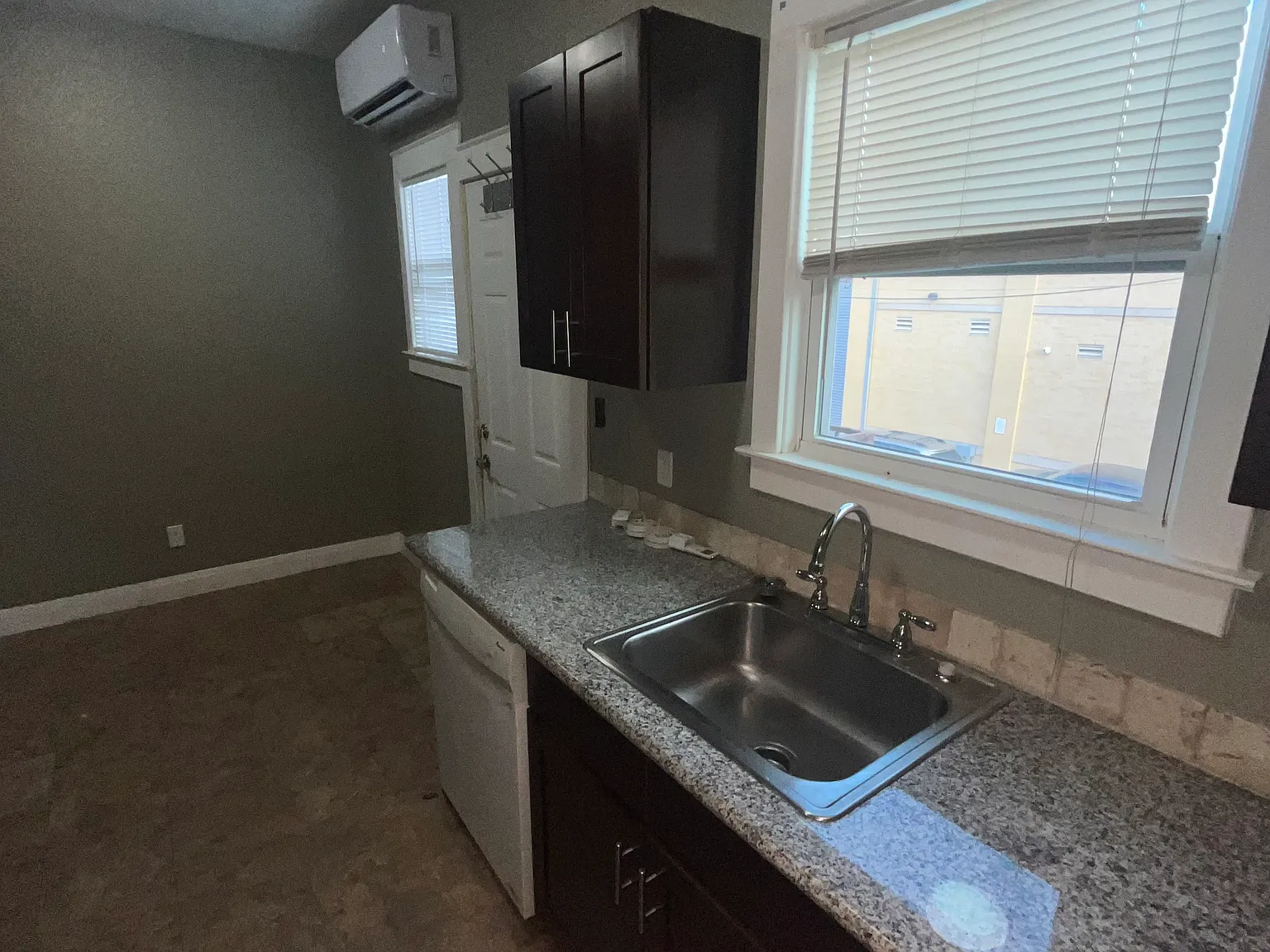 1 bed, 550 sqft, $845 — Photo 3