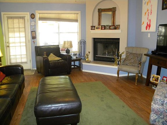 2nd image of 6901 Teresa Ct NW