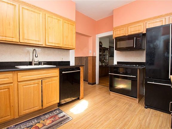 2nd image of 859 Revere Ave