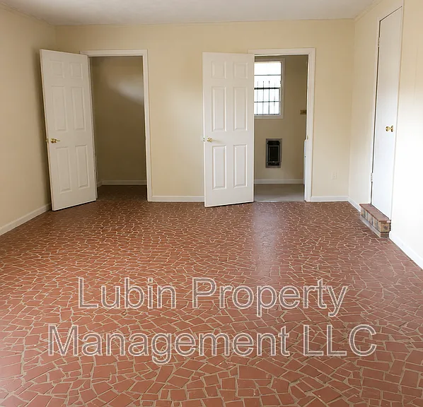 3266 Rochester Rd — Photo 2