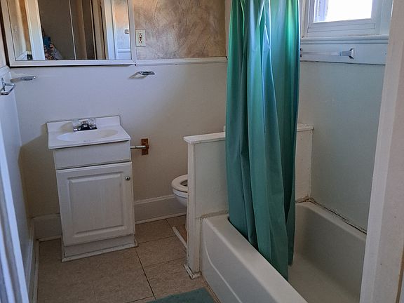 5th image of 2716 Benninghofen Ave