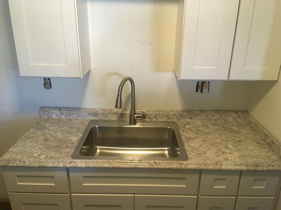 2nd image of 862 Minor St APT 216