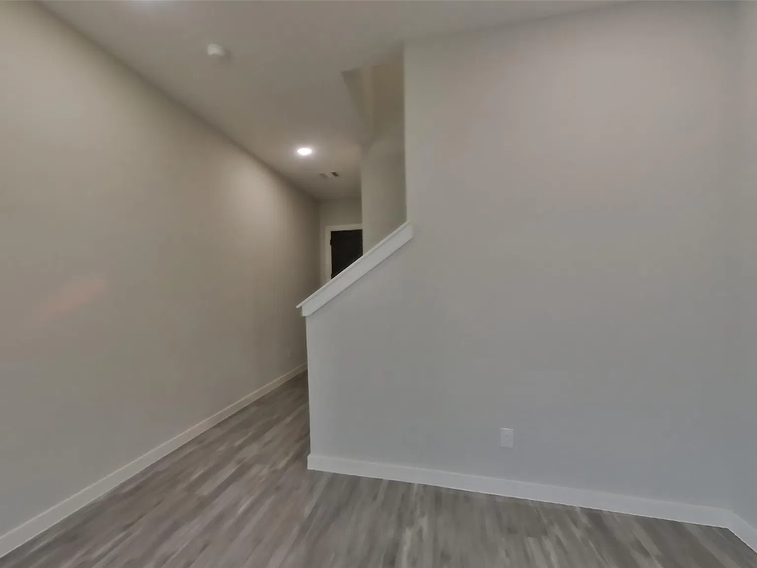 3 bed, 2.5 bath, 1464 sqft, $2,299 — Photo 2