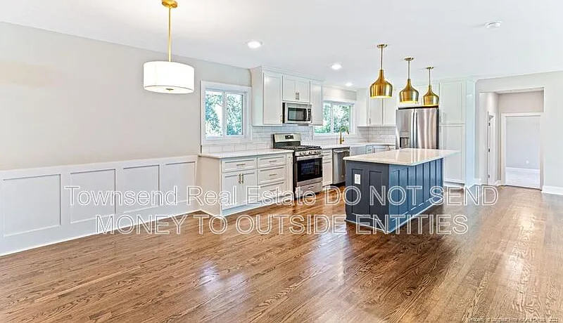 4 bed, 3.0 bath, 2200 sqft, $2,090 — Photo 4