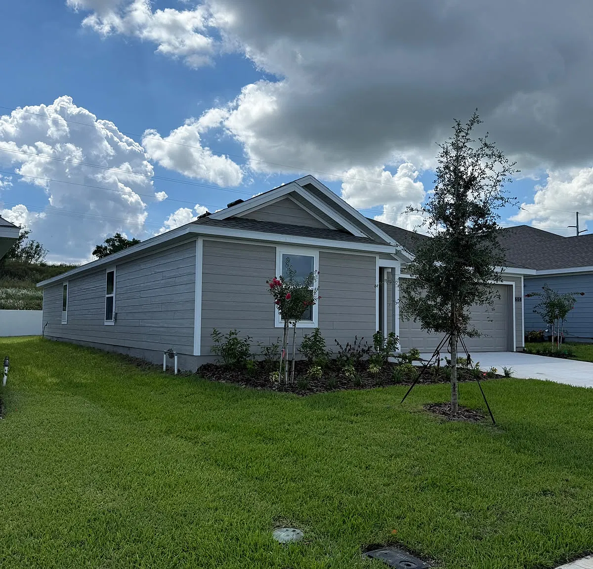 4 bed, 1985 sqft, $1,950 — Photo 2