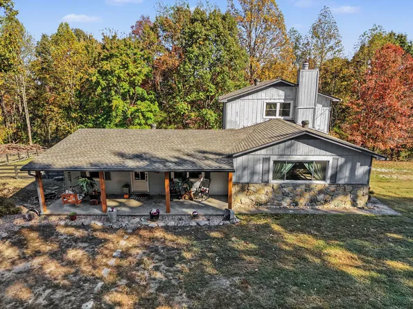 1101 Bryant Perry Rd, Bethpage, TN 37022
