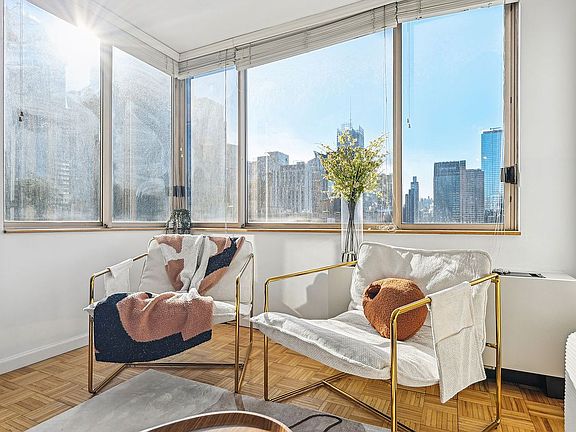 4th image of 350 W 50th St APT 17C
