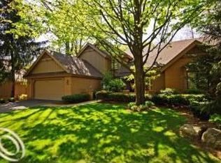 46609 Arboretum Cir, Plymouth, MI 48170