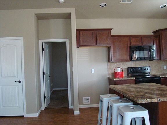 5th image of 3170 1/2 Glendam Dr