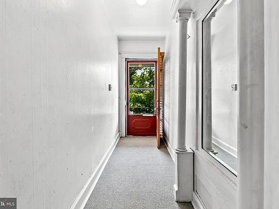 5th image of 3218 Evergreen Ave