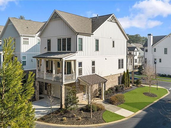 2nd image of 2200 Cortland Rd