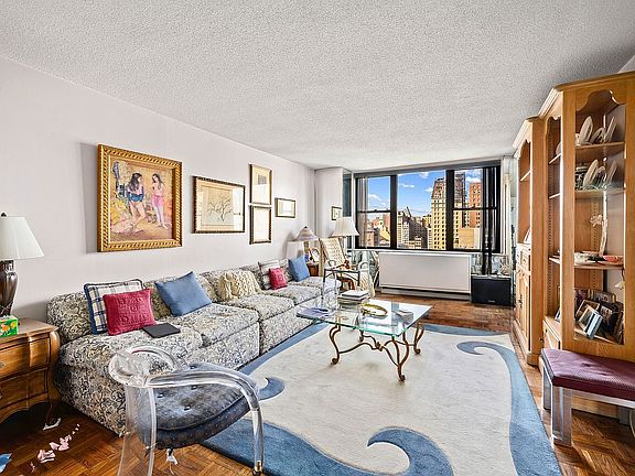 2nd image of 201 E 17th St APT 17F