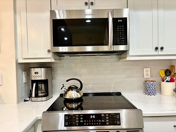 5th image of 242 Village Blvd APT 2304