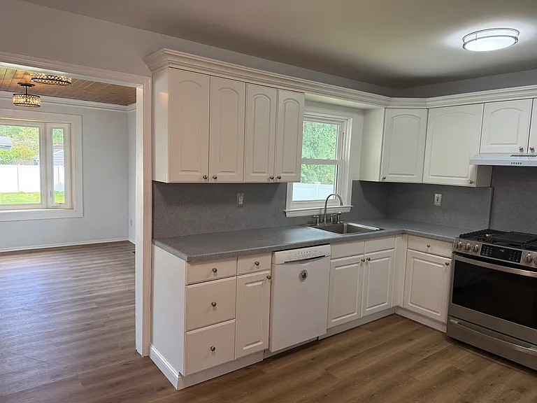 27 Runyon Ave — Photo 4