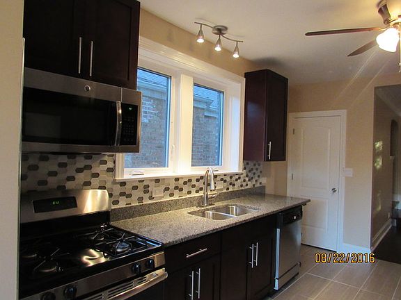 5th image of 2311 N Oak Park Ave