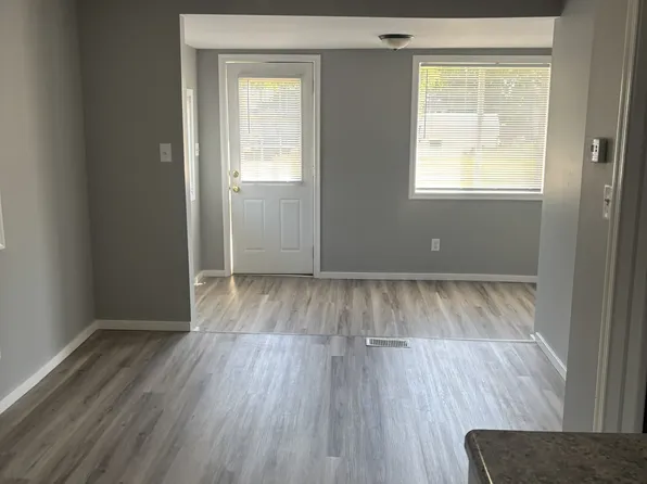 1614 Homewood Ave, Mishawaka, IN 46544