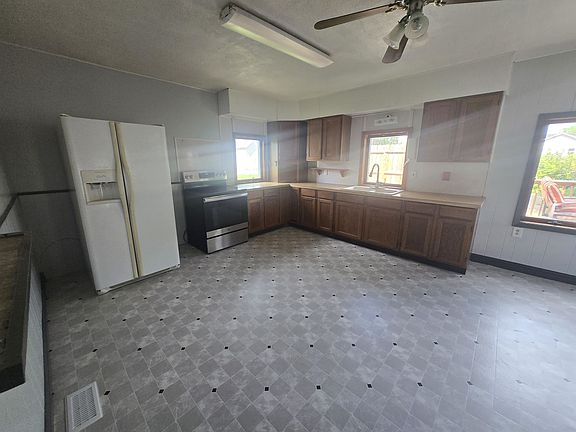 5th image of 106 S Clay St