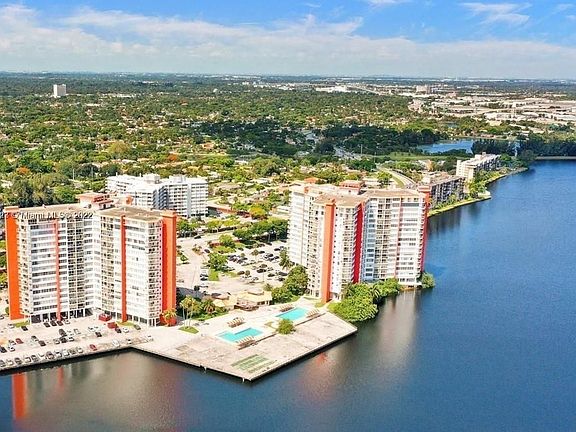 4th image of 1351 NE Miami Gardens Dr APT 311E