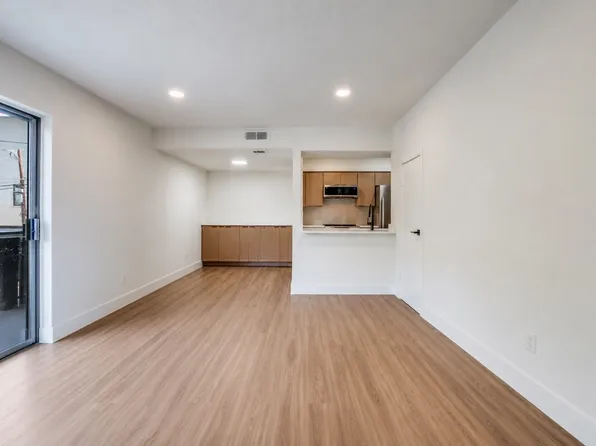 4020 Holland Ave APT 211, Dallas, TX 75219