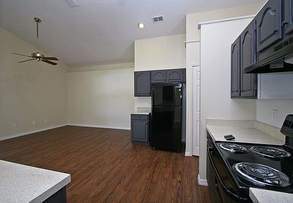 5th image of 7873 Camlyn Ct