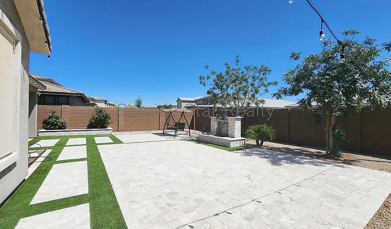 3407 E Louise Dr — Photo 9
