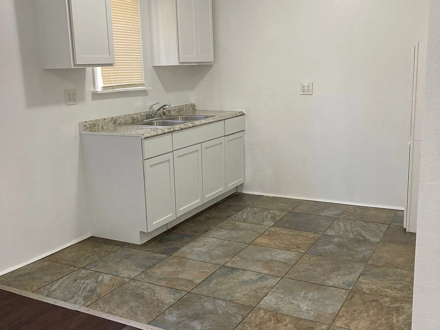 2 bed, 800 sqft, $775 — Photo 2