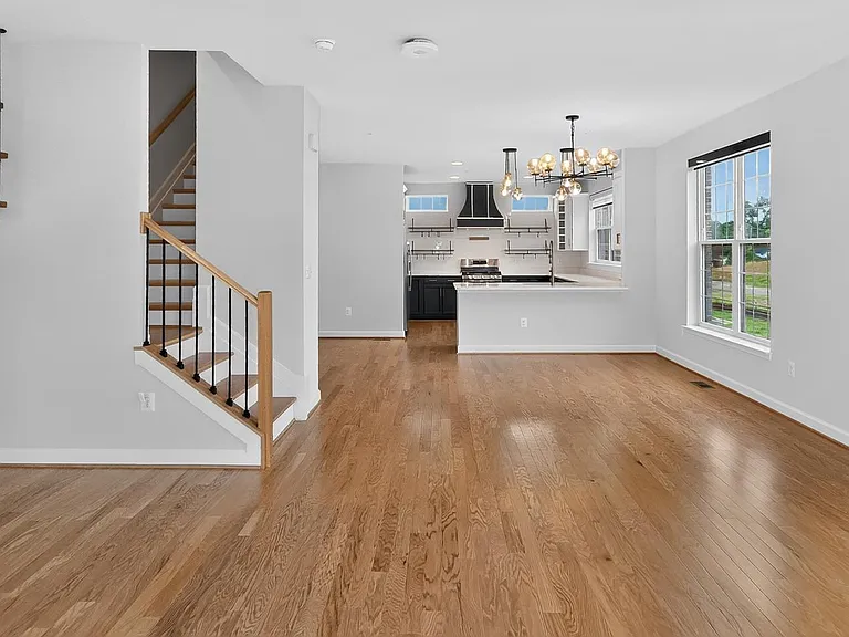 627 Leigh Way — Photo 26
