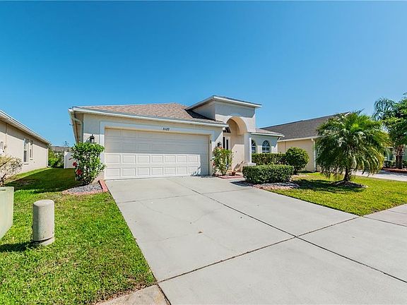 2nd image of 31127 Whinsenton Dr