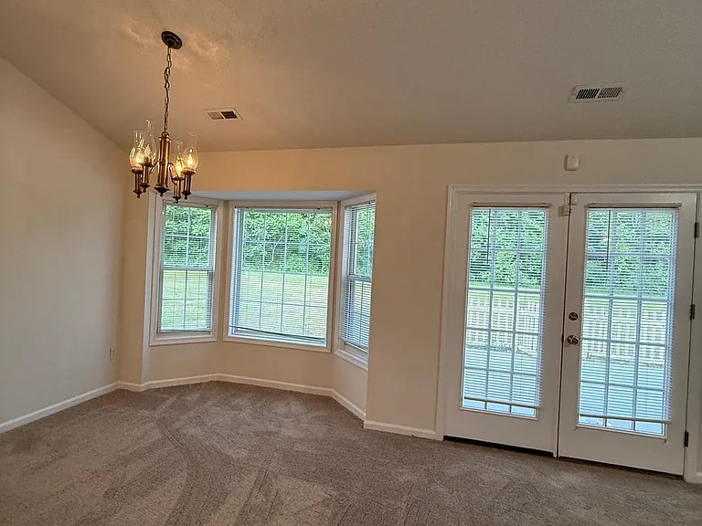 11707 Collinwood Ct — Photo 4