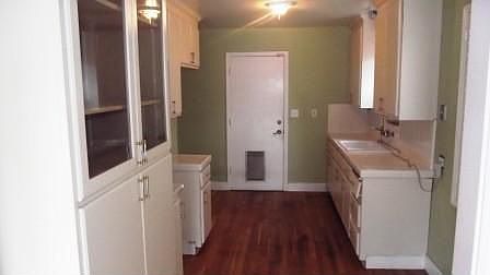 3rd image of 772 College Dr