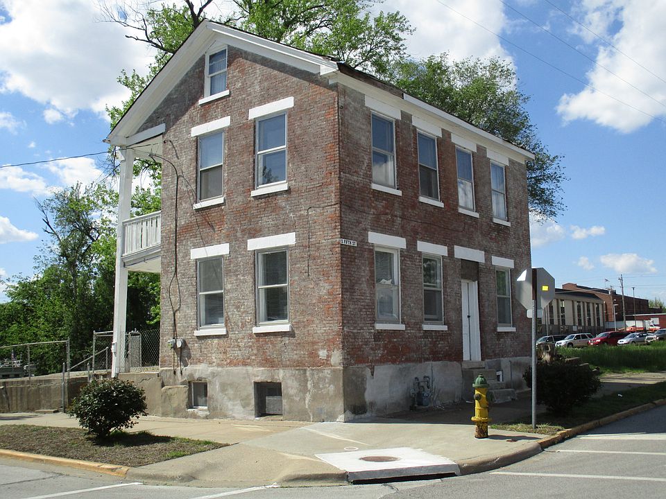 1st image of 338 S 5th St