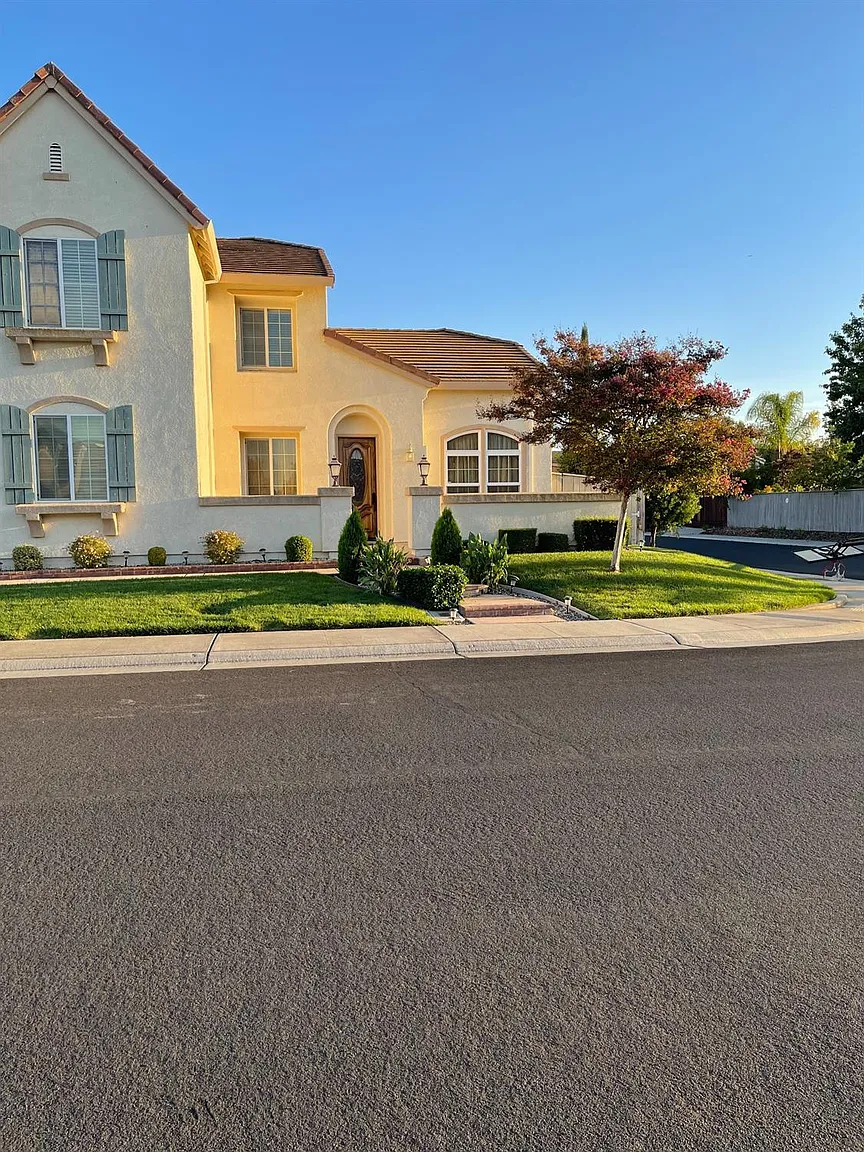 8474 Greentrails Ct photo 1