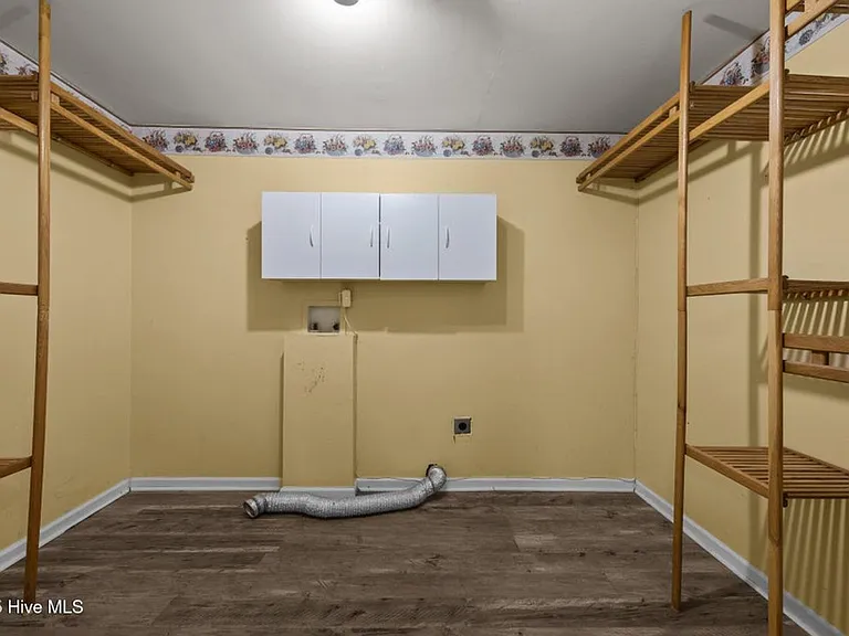 613 Maple St — Photo 19
