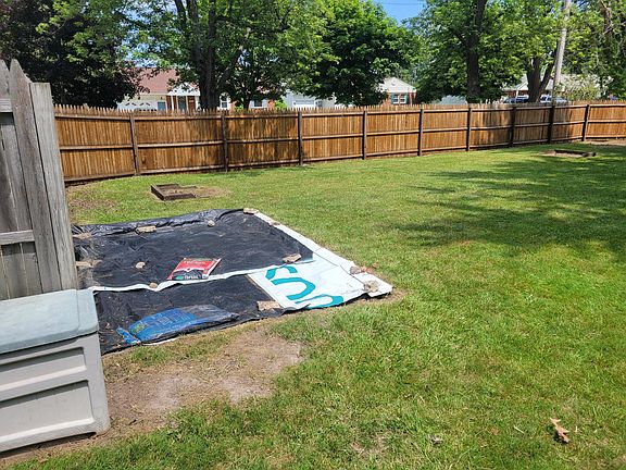 3rd image of 345 Smallwood Dr