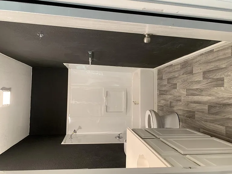 225 N Elm St — Photo 5