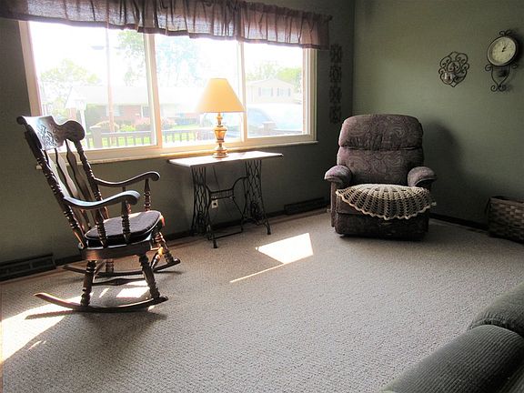 3rd image of 1550 Circlefield Dr