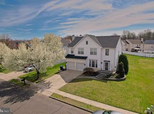 16 Creekwood Dr, Bordentown, NJ 08505