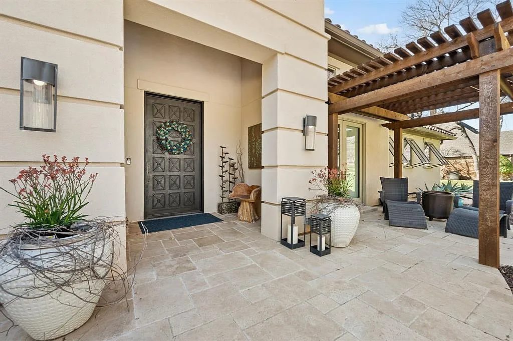 4 bed, 4.5 bath, 5273 sqft, $22,500 — Photo 3