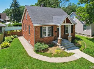 1118 13th St, Highland, IL 62249