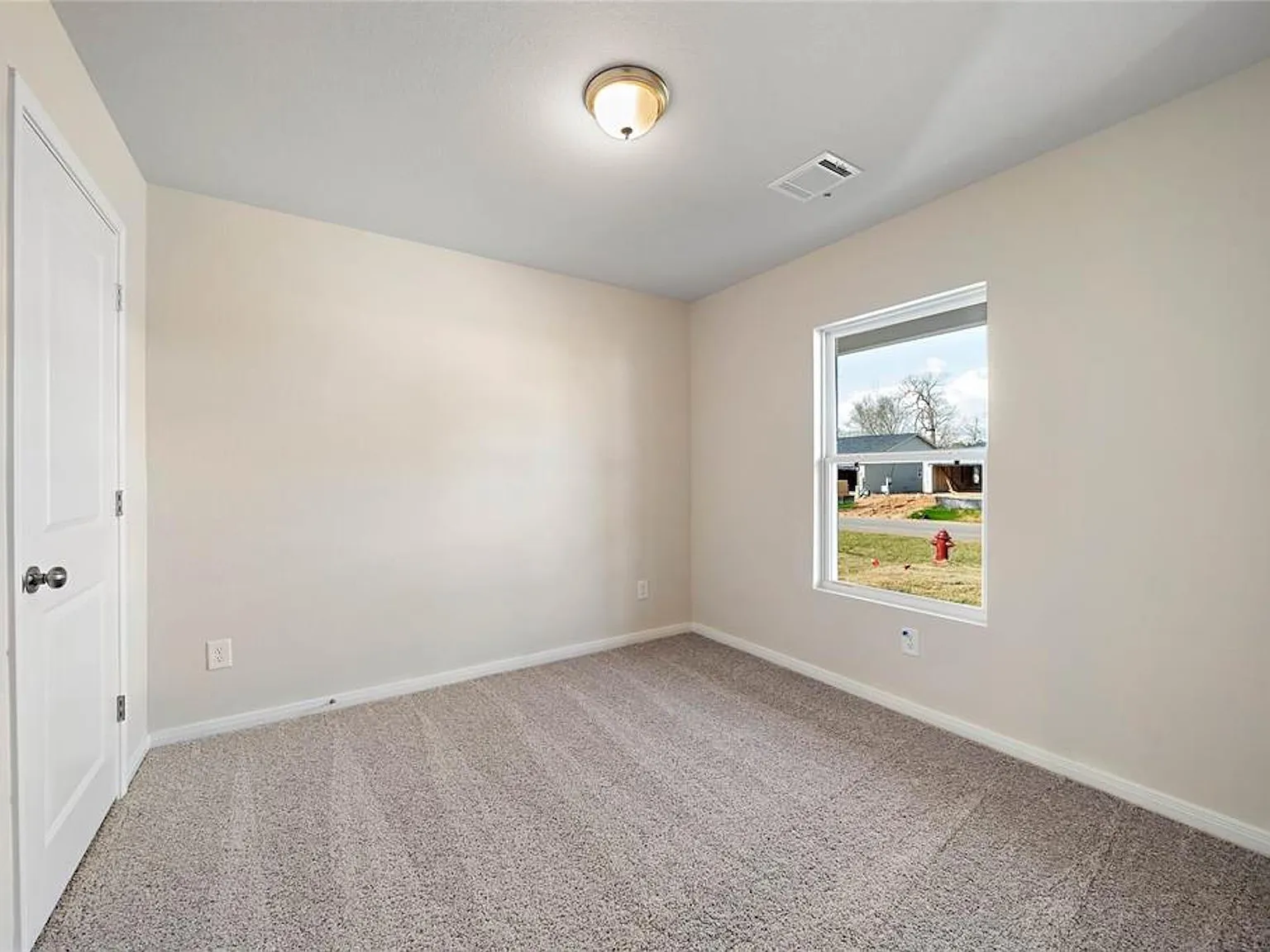 3 bed, 2.0 bath, 1200 sqft, $1,450 — Photo 4