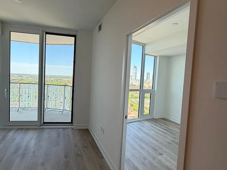 1 Fairview Rd E #3010 — Photo 8