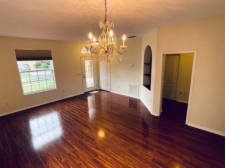 500 Lakescape Ct — Photo 4