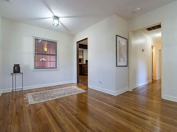 4th image of 1042 Larue St