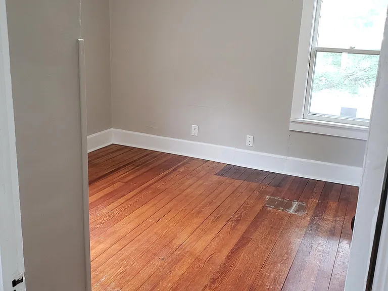 932 S Van Buren St #UPSTAIRS — Photo 10