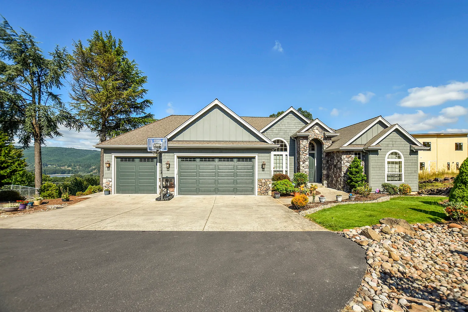 57 Bentley Dr photo 1